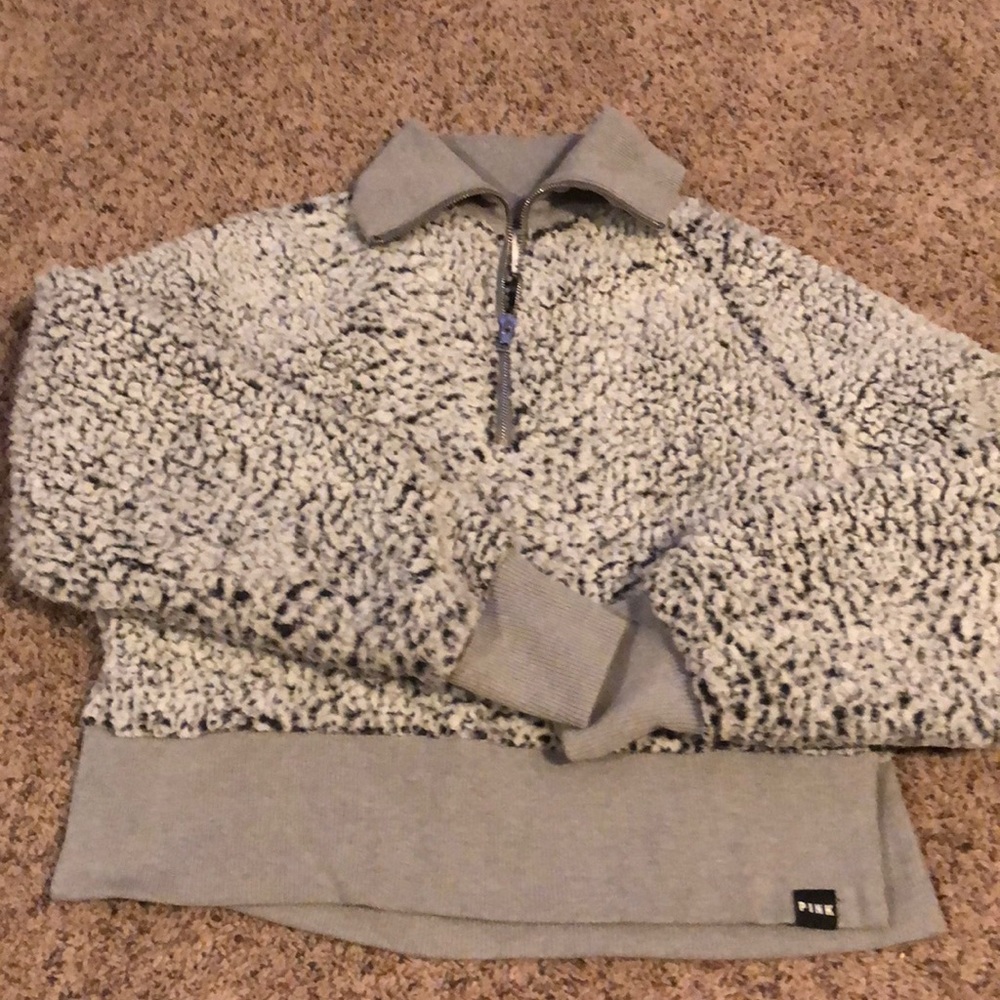 Half zip/cropped soft Sherpa from PINK. Size XS